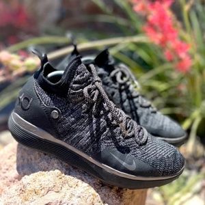 NIKE Zoom KD 11 Twilight Pulse 2018 Sneakers (AO2604-005) in Black Twilight